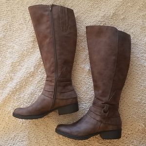 EUC Women's BareTraps Riding Boot - size 10M